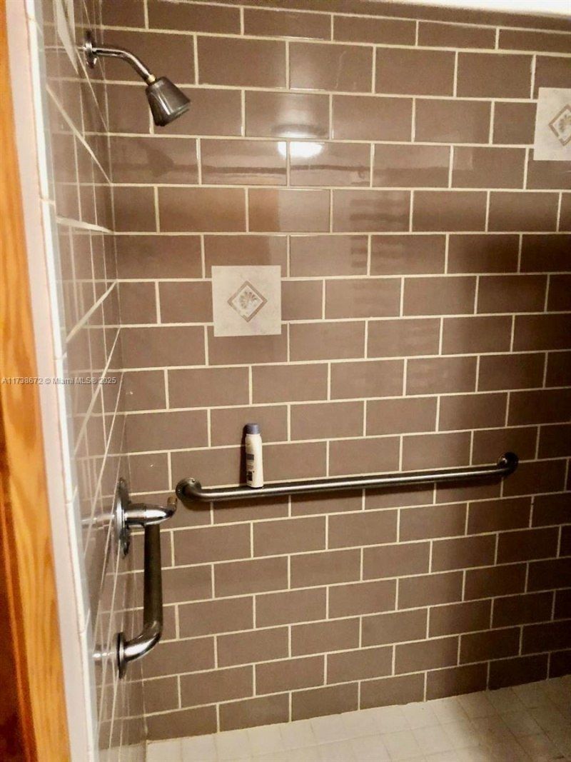 1751 W 38th Pl, Unit 1004A, Hialeah, FL 33012 Photo