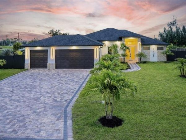 1528 SW 15th AVE, CAPE CORAL, FL 33991