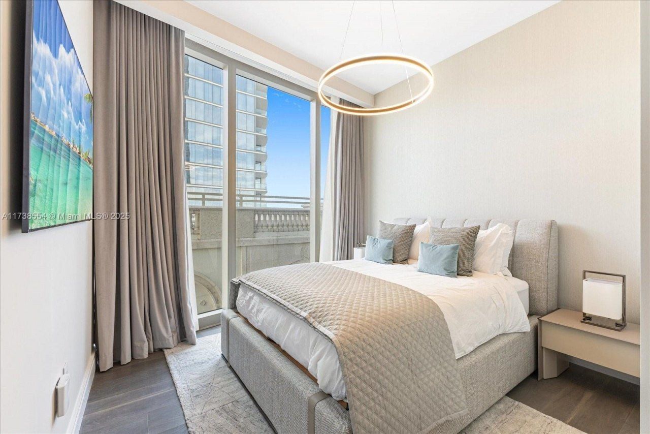 17901 Collins Ave, Unit 701, Sunny Isles Beach, FL 33160 Photo