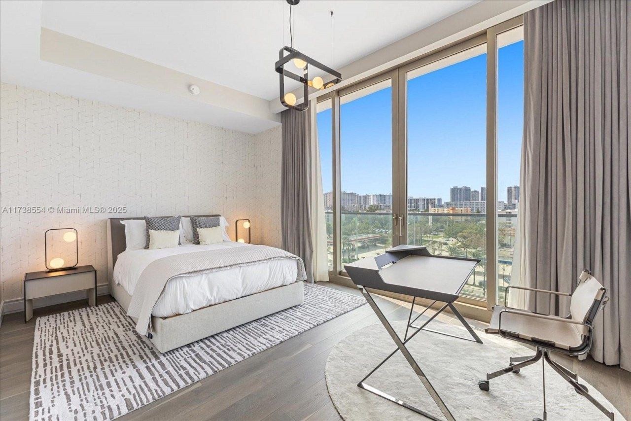 17901 Collins Ave, Unit 701, Sunny Isles Beach, FL 33160 Photo