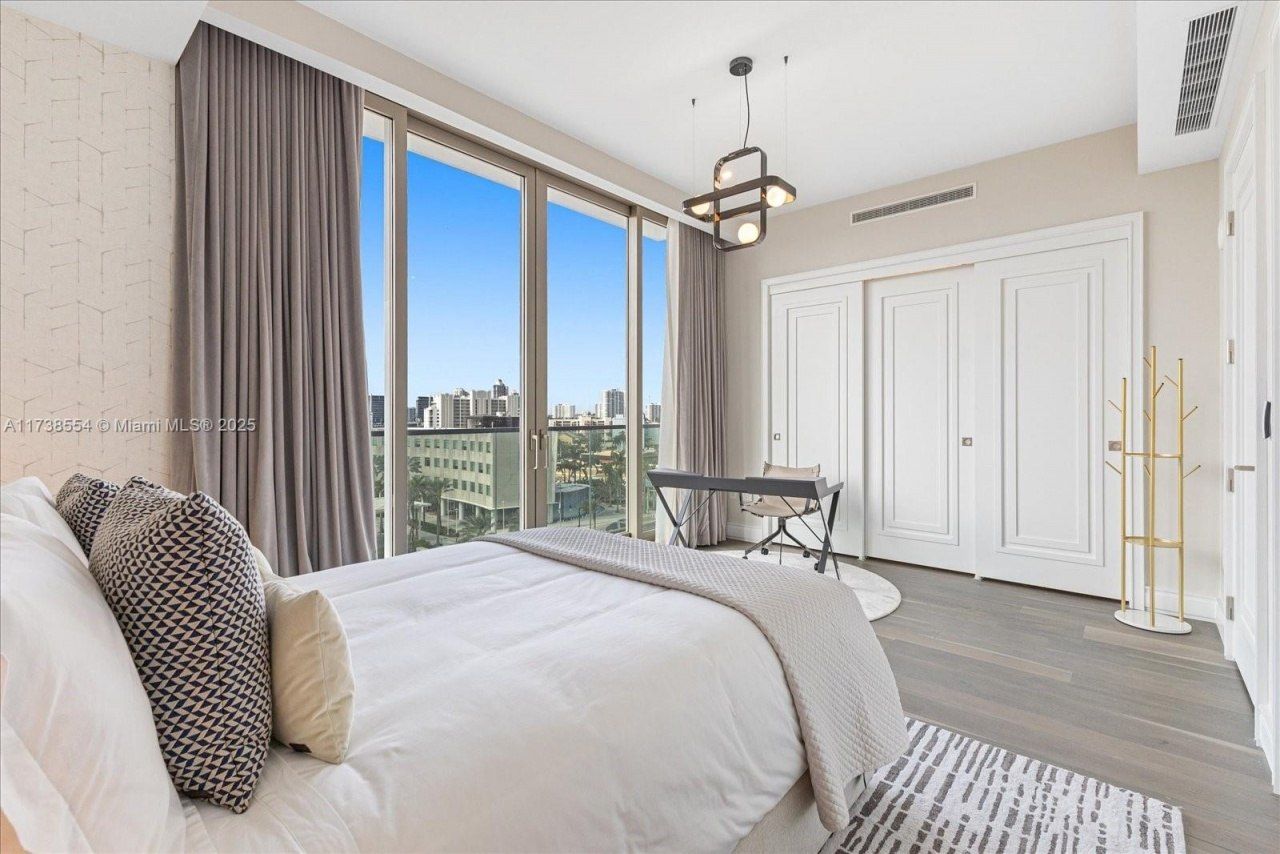 17901 Collins Ave, Unit 701, Sunny Isles Beach, FL 33160 Photo