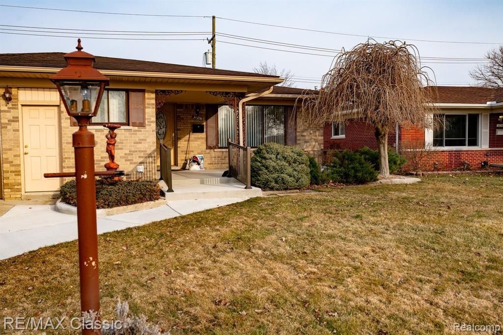 34398 Greentrees Road, Sterling Heights, MI 48312 Main Photo