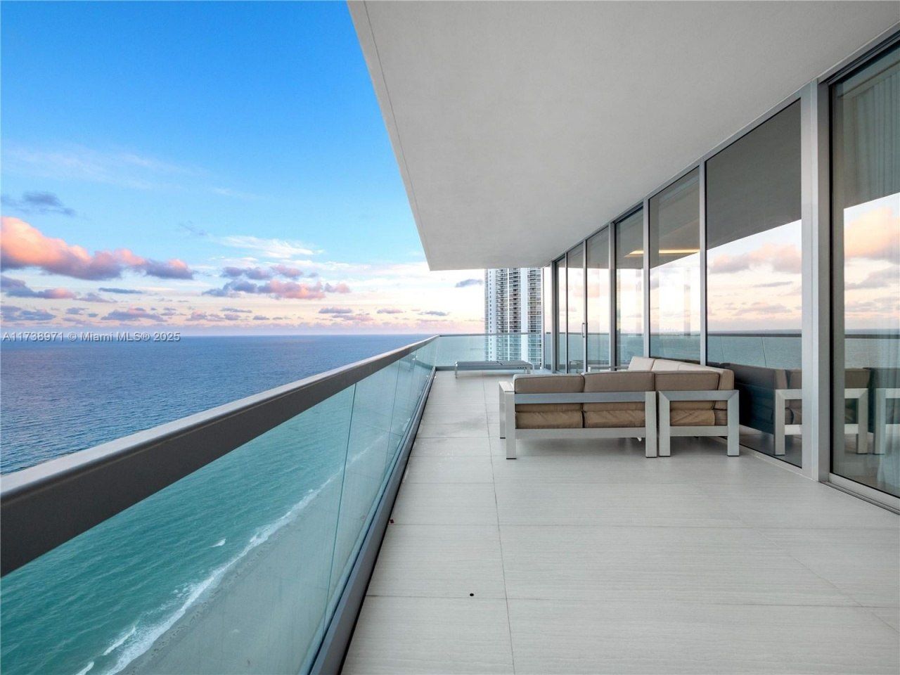 18501 Collins Ave, Unit 2704, Sunny Isles Beach, FL 33160 Photo