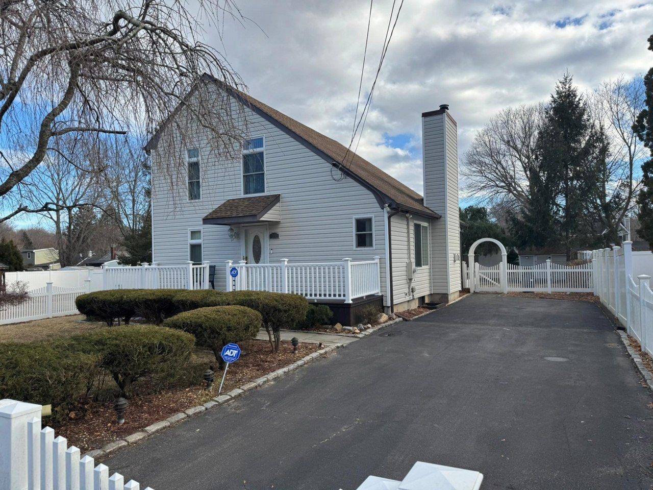 89 15th Street, Wading River, NY 11792 Main Photo