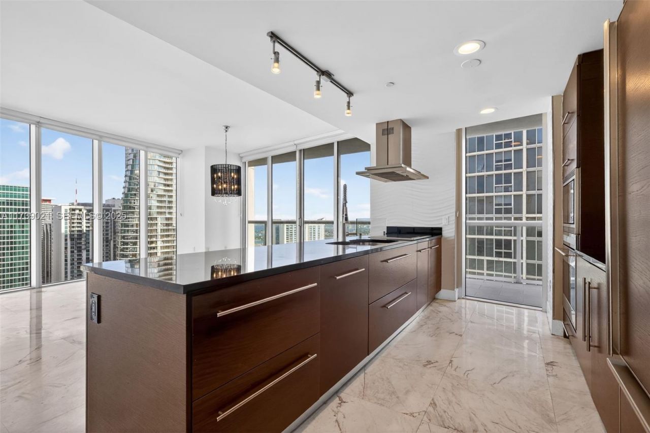 485 Brickell Ave, Unit 4402, Miami, FL 33131 Photo