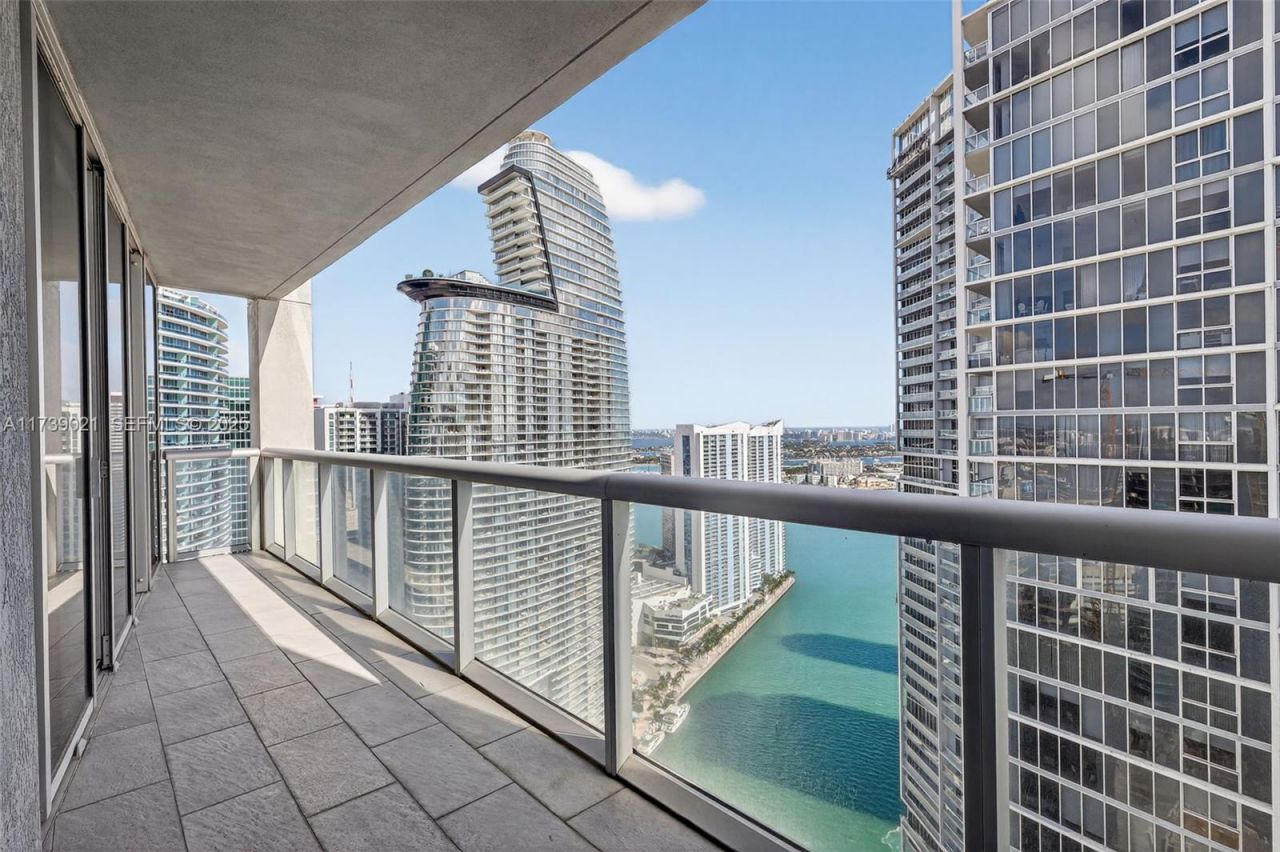 485 Brickell Ave, Unit 4402, Miami, FL 33131 Photo