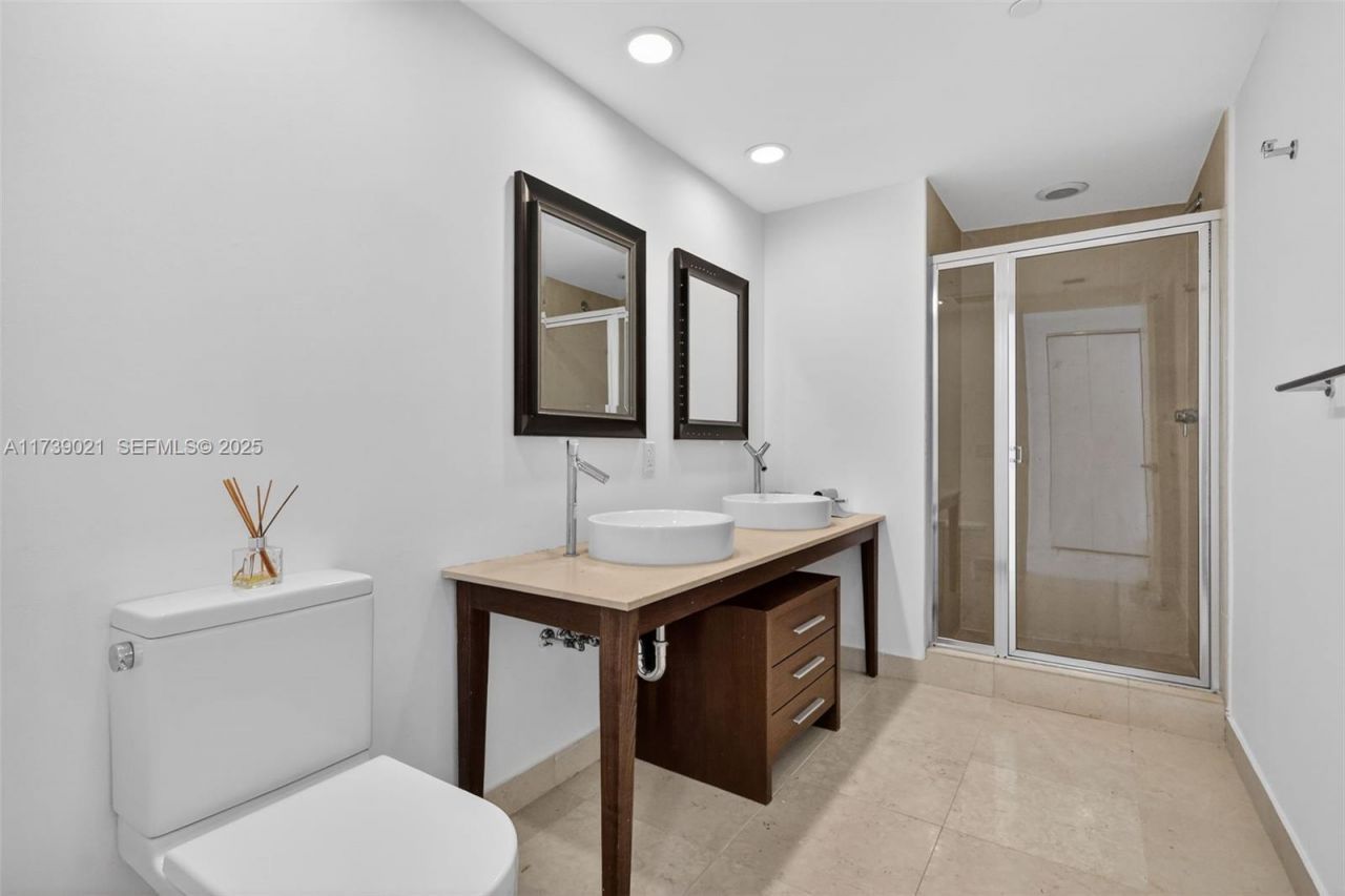 485 Brickell Ave, Unit 4402, Miami, FL 33131 Photo