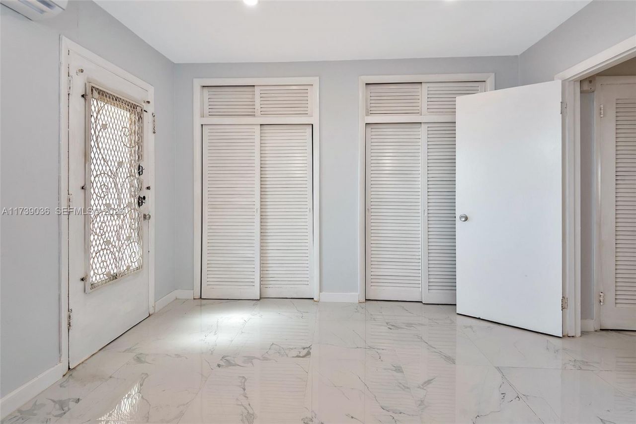 820 SW 11th Ave, Unit 14B, Hallandale Beach, FL 33009 Photo