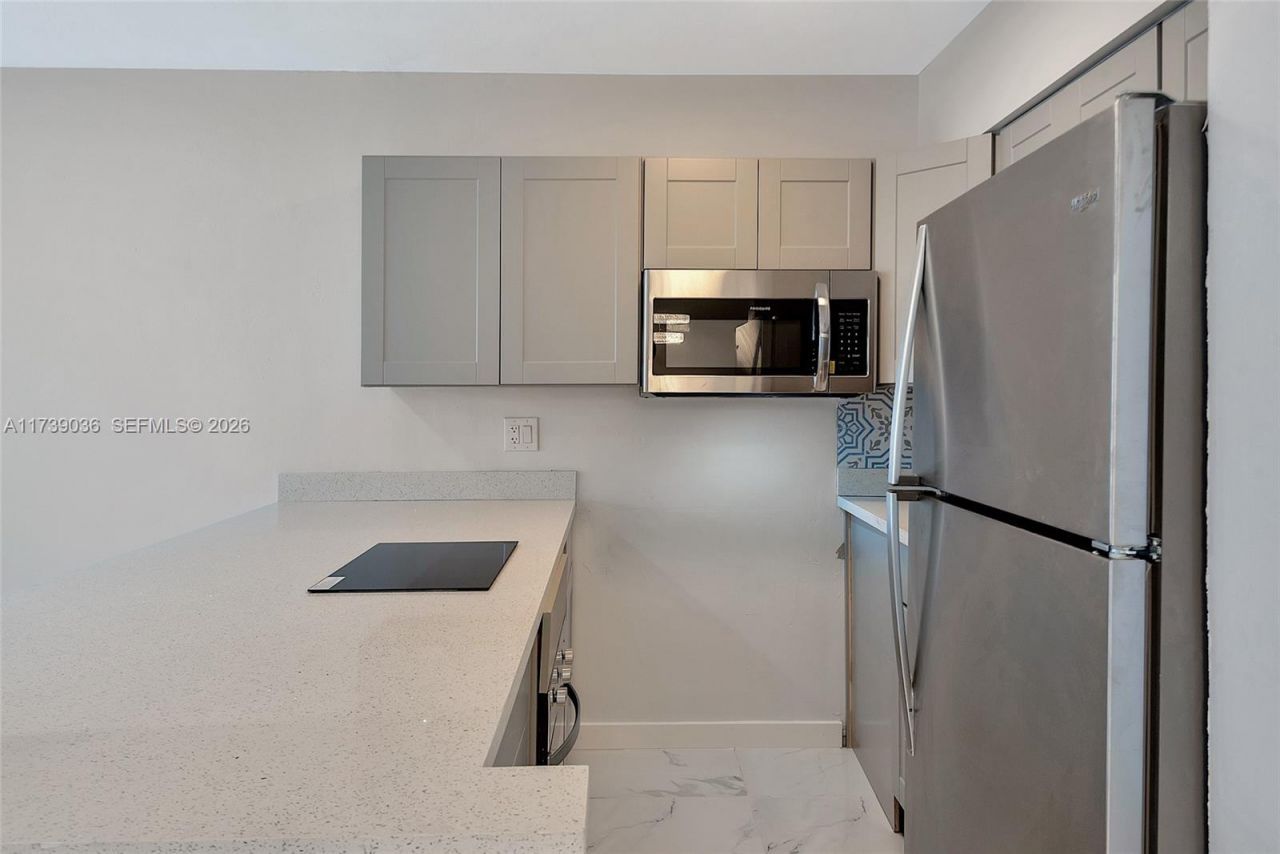 820 SW 11th Ave, Unit 14B, Hallandale Beach, FL 33009 Photo