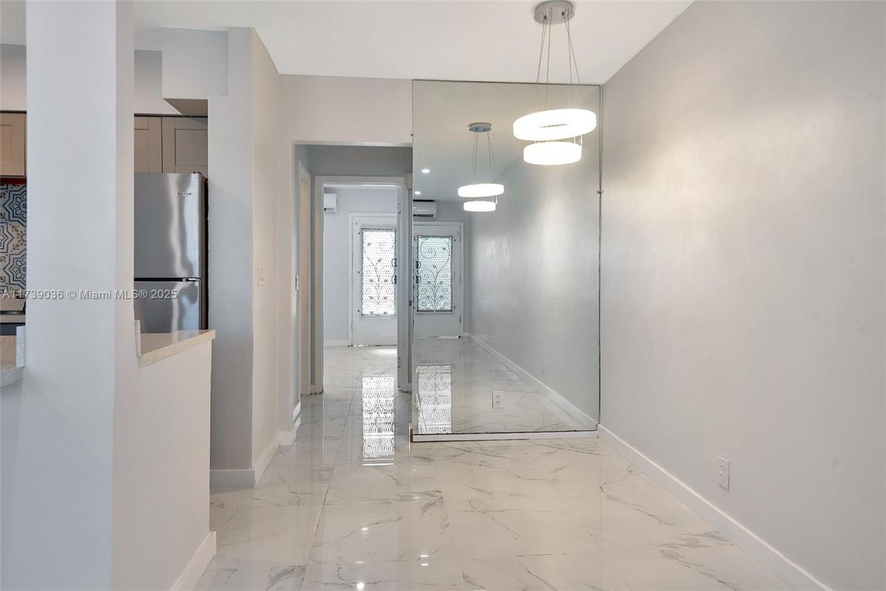 820 SW 11th Ave, Unit 14B, Hallandale Beach, FL 33009 Photo