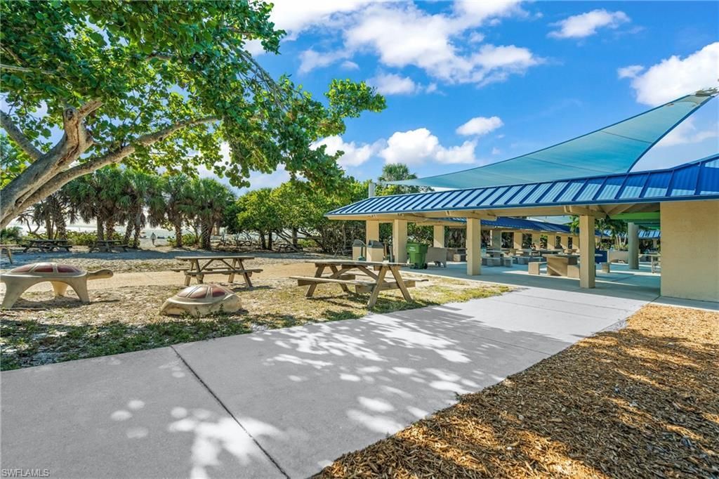 1212 Benjamin Franklin Dr, Unit 102, Sarasota, FL 34236 Photo