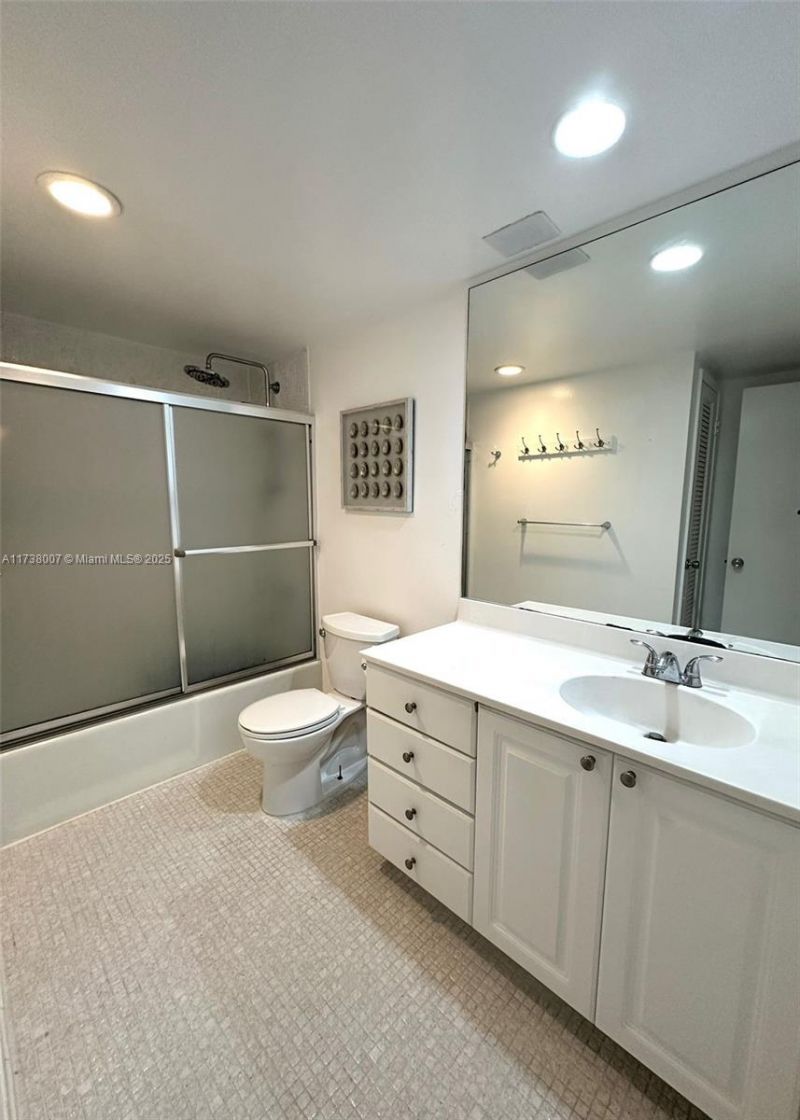 19390 Collins Ave, Unit 1510, Sunny Isles Beach, FL 33160 Photo