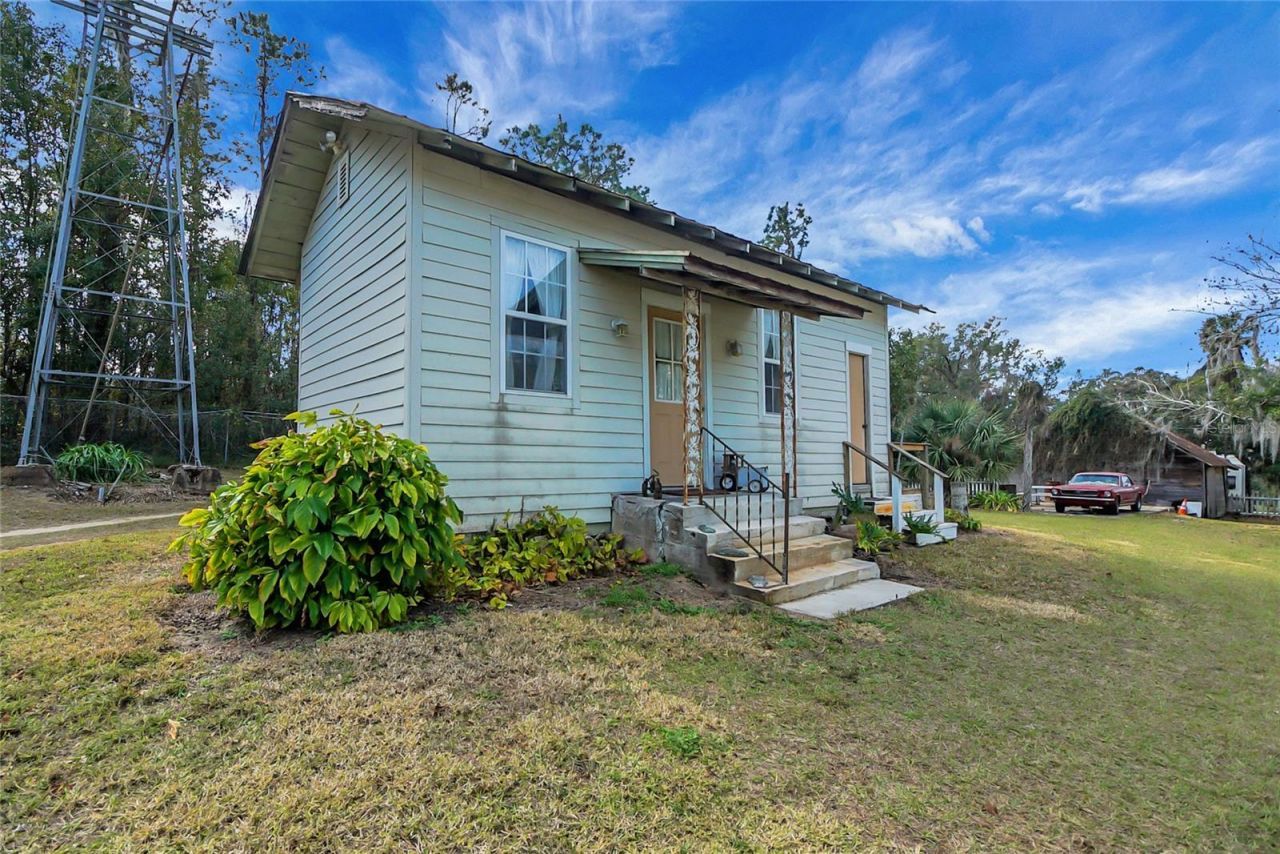 9210 County Road 48, Yalaha, FL 34797 Photo