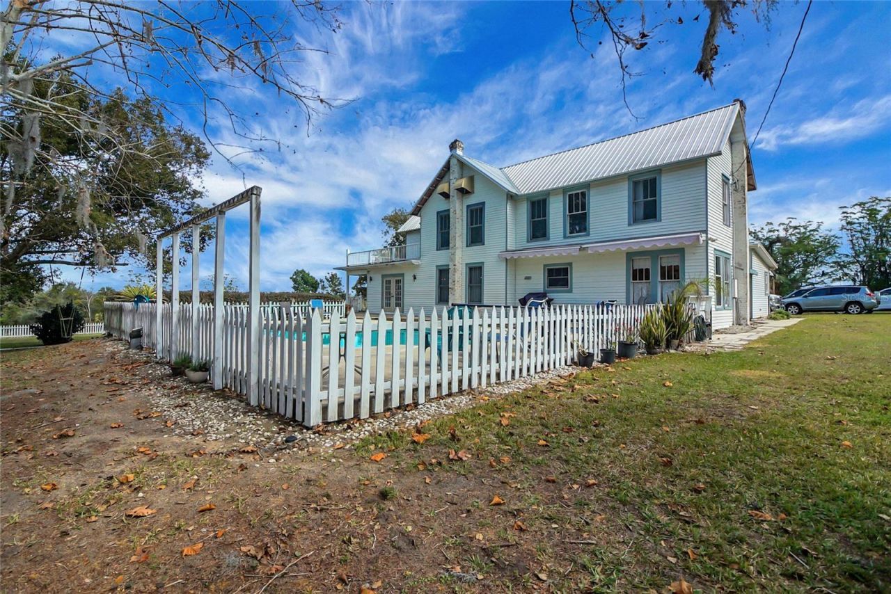 9210 County Road 48, Yalaha, FL 34797 Photo