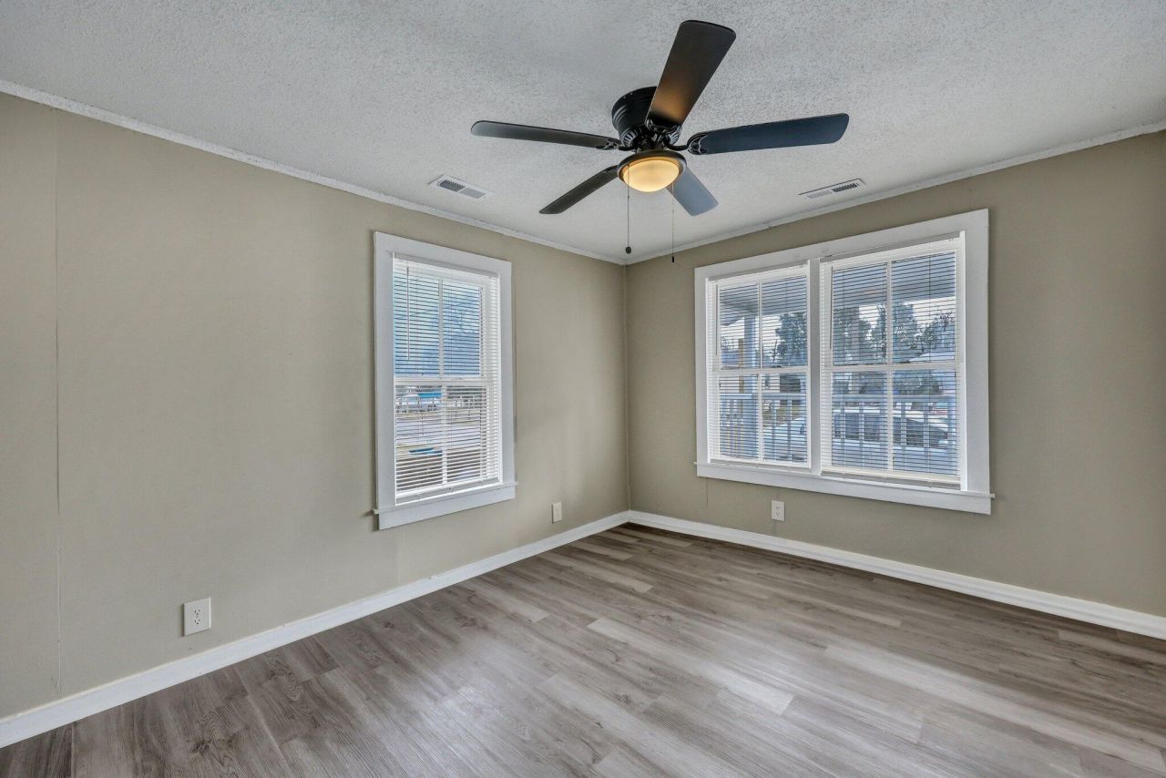 1984 Hugo Avenue Photo 13