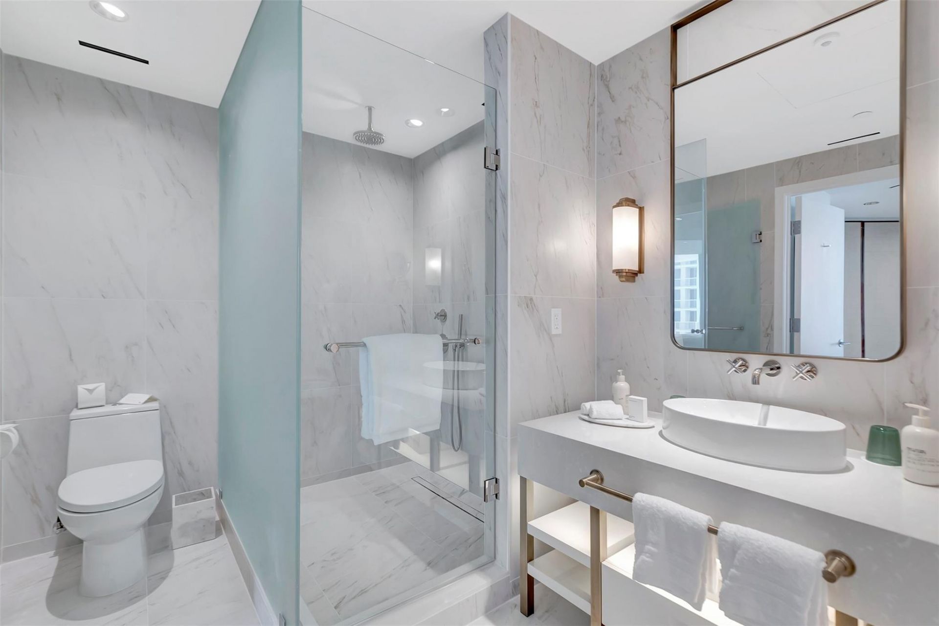 525 N Fort Lauderdale Beach Boulevard, Unit 1607, Fort Lauderdale, FL 33304 Photo