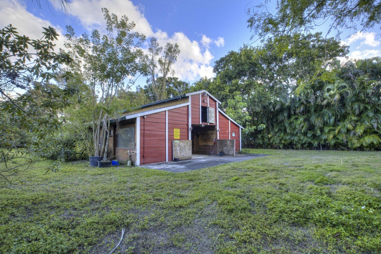 6402 SW 185th Way, Southwest Ranches, FL 33332 Photo