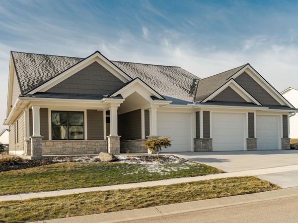 2608 Bentley Drive SW, Rochester, MN 55902