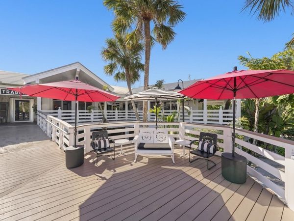 1551 Periwinkle Way, Sanibel, FL 33957