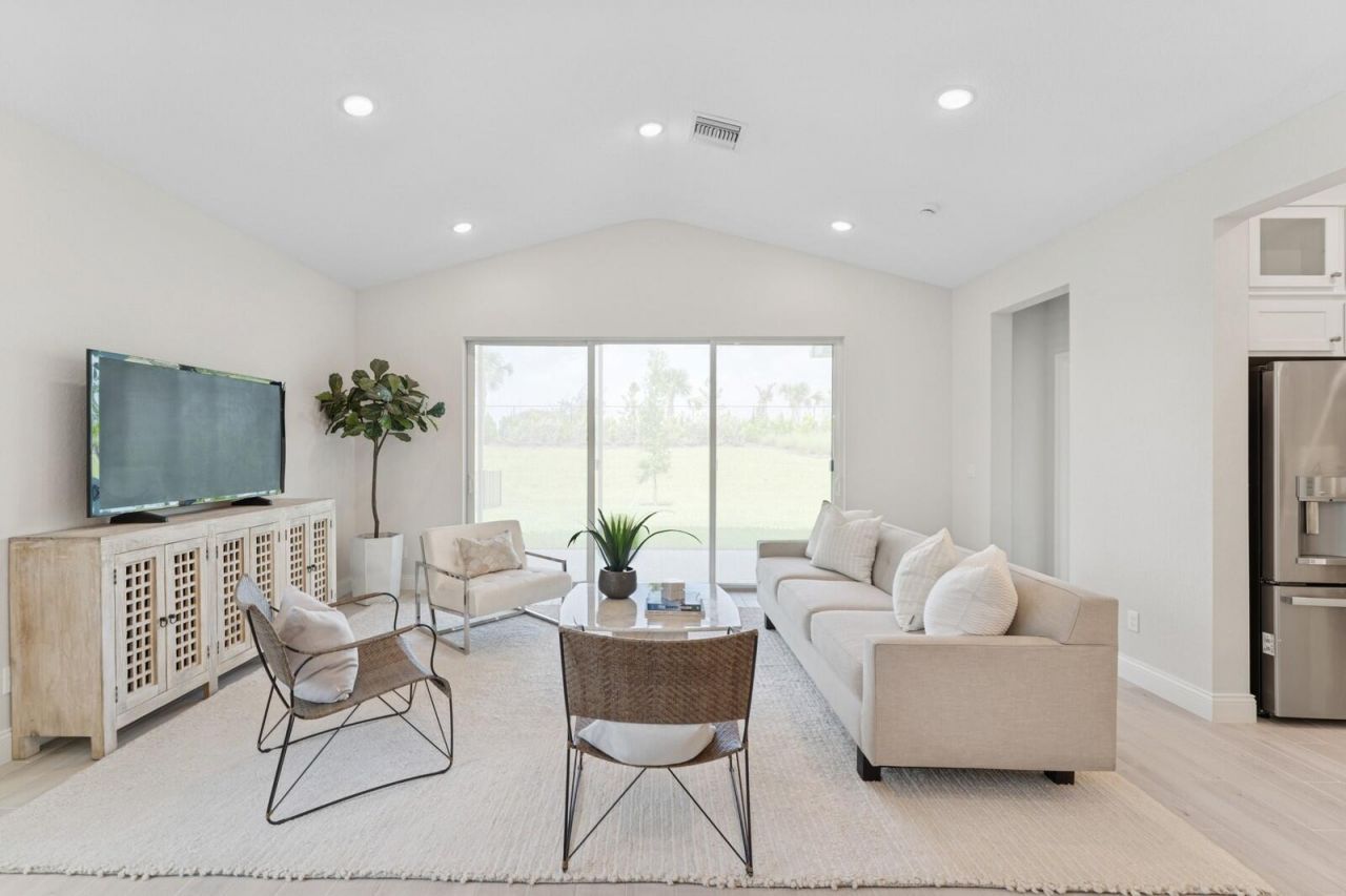 10443 NW Dreamweaver Road, Unit 8, Port Saint Lucie, FL 34987 Photo