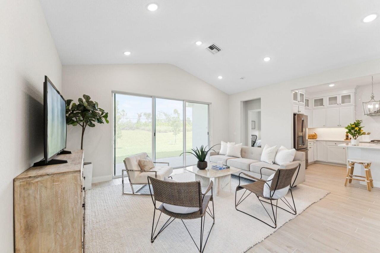 10443 NW Dreamweaver Road, Unit 8, Port Saint Lucie, FL 34987 Photo