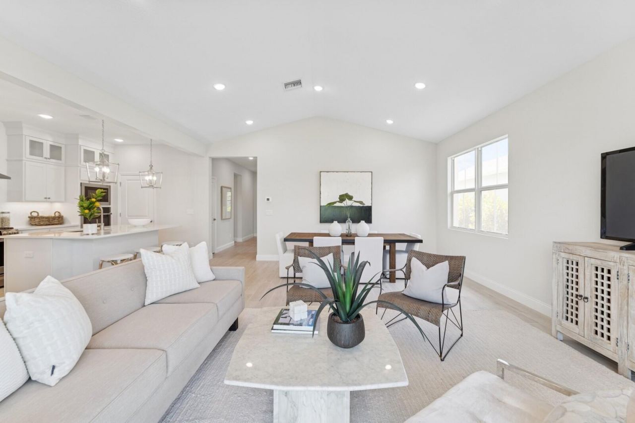 10443 NW Dreamweaver Road, Unit 8, Port Saint Lucie, FL 34987 Photo