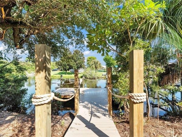 1913 Indian Creek DR, NORTH FORT MYERS, FL 33917