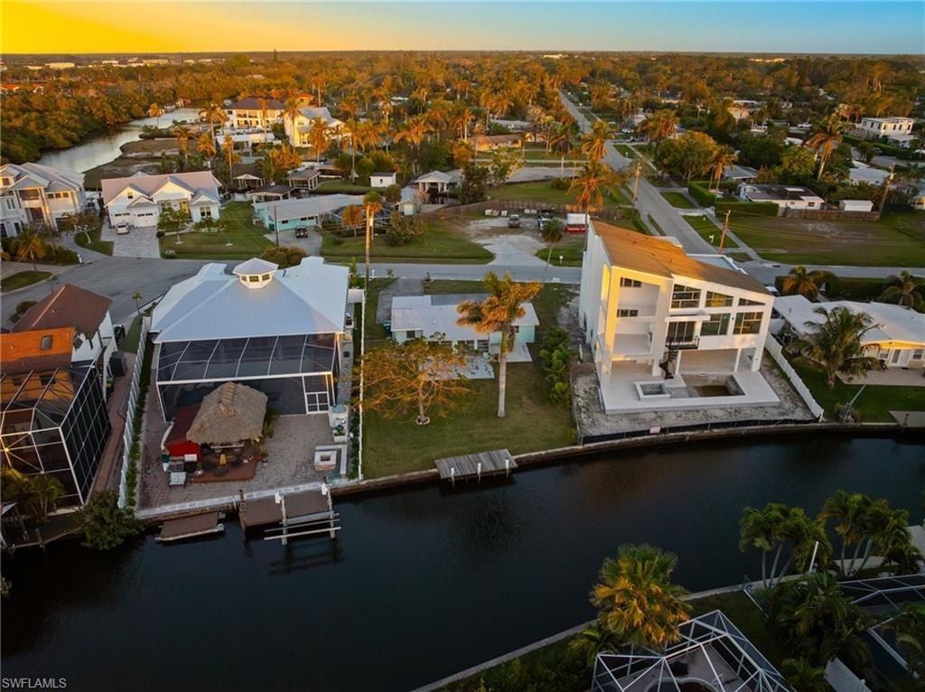 1796 Holiday Ln, Naples, FL 34104 Photo