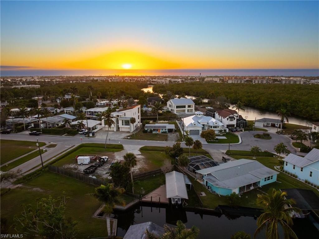 1796 Holiday Ln, Naples, FL 34104 Photo