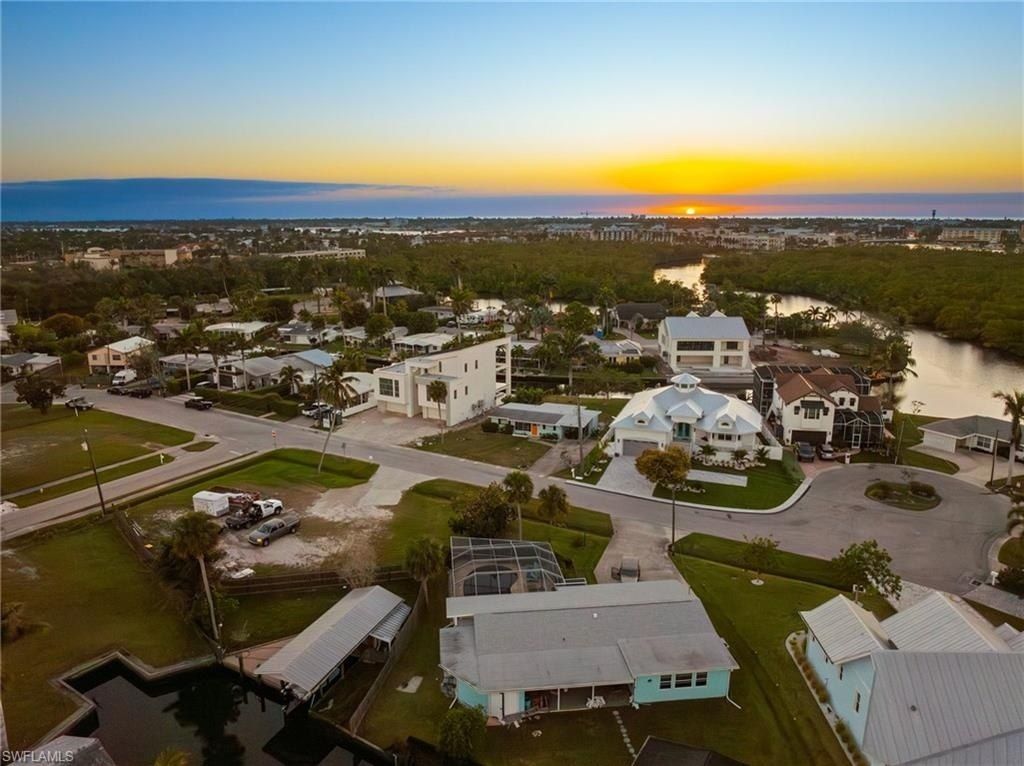 1796 Holiday Ln, Naples, FL 34104 Photo