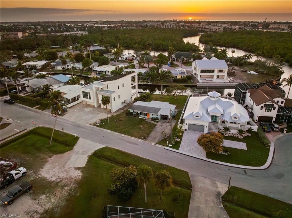 1796 Holiday Ln, Naples, FL 34104 Photo