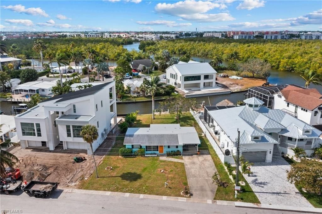 1796 Holiday Ln, Naples, FL 34104 Photo