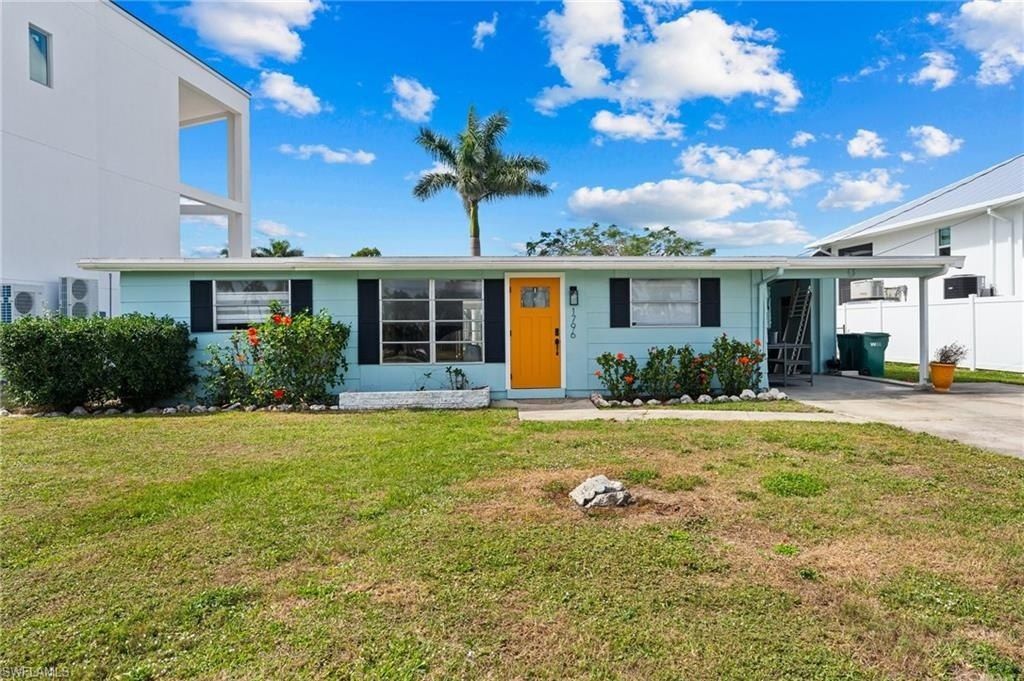 1796 Holiday Ln, Naples, FL 34104 Photo