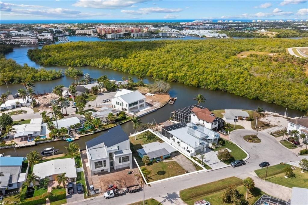 1796 Holiday Ln, Naples, FL 34104 Photo