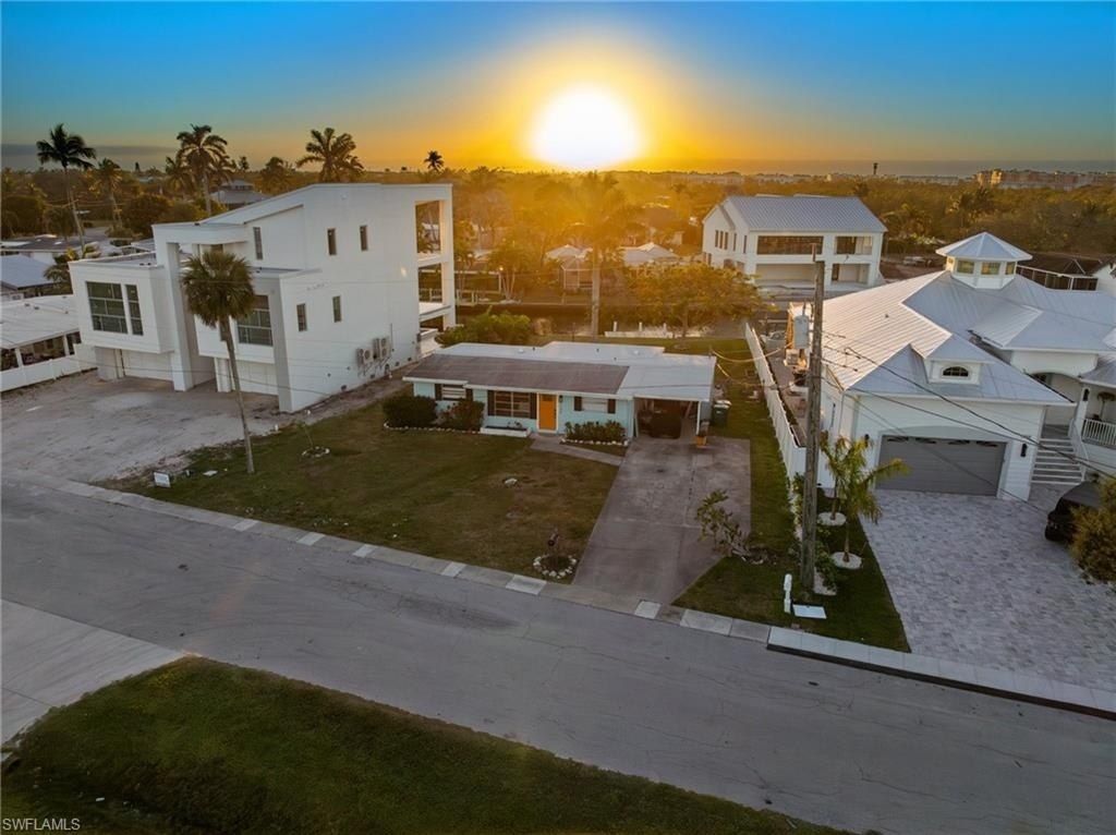 1796 Holiday Ln, Naples, FL 34104 Photo