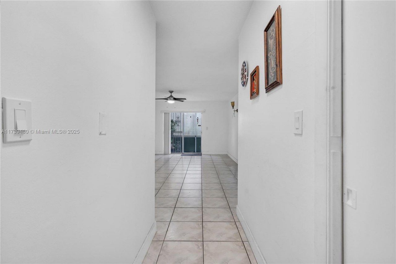 16801 NE 13th Ave, Unit 101, Miami, FL 33162 Photo