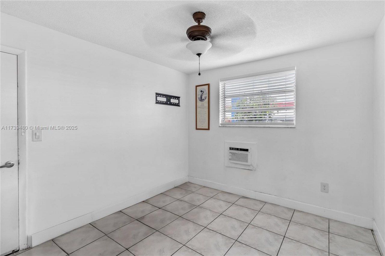 16801 NE 13th Ave, Unit 101, Miami, FL 33162 Photo