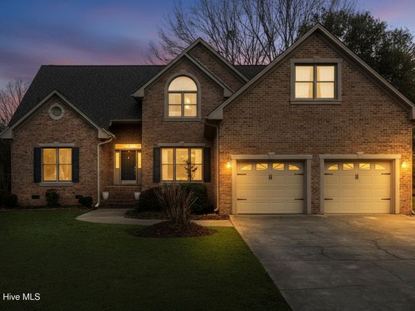 808 Llewellyn Drive, Trent Woods, NC 28562