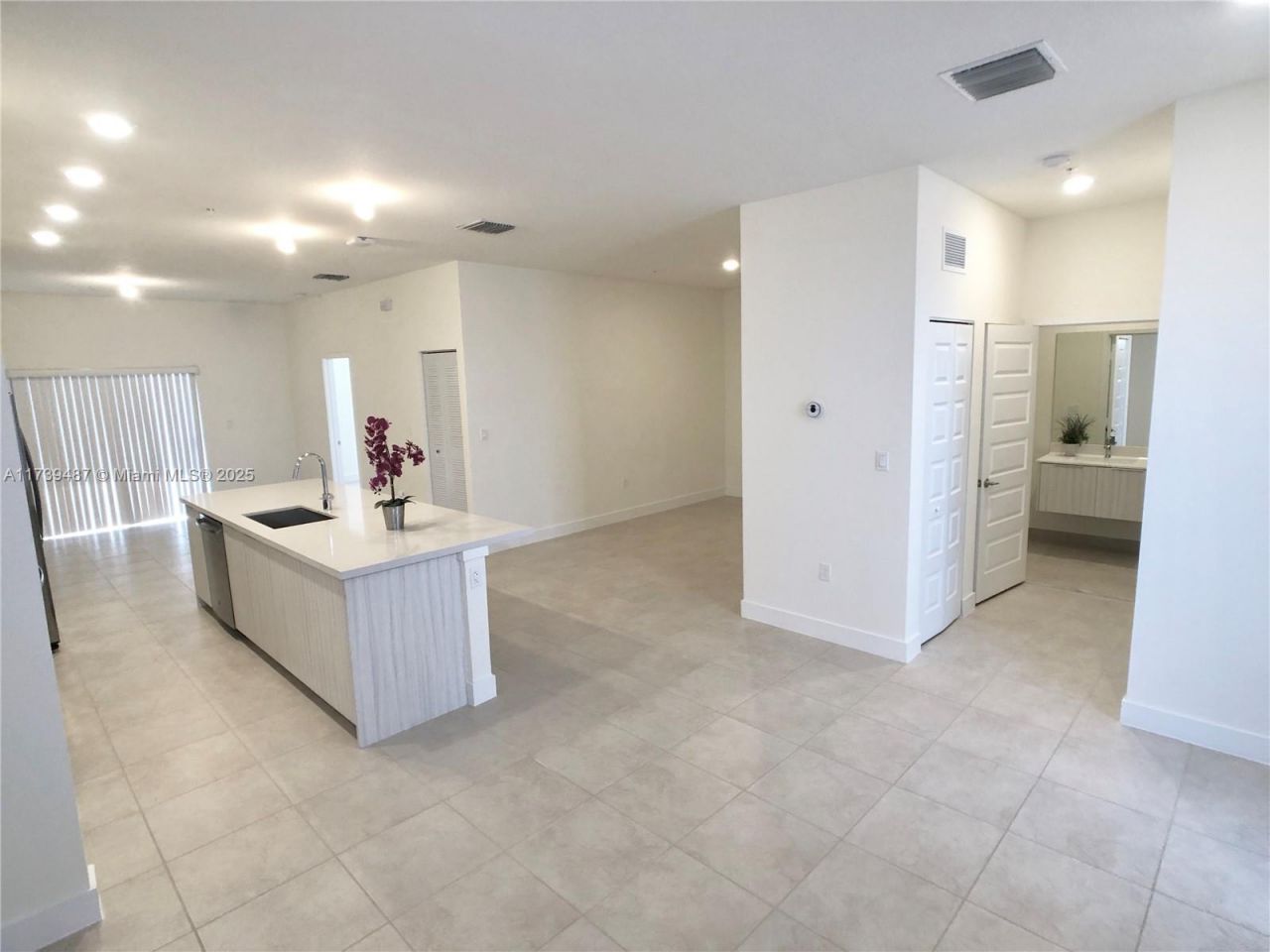 7925 NW 104th Ave, Unit 25, Doral, FL 33178 Photo