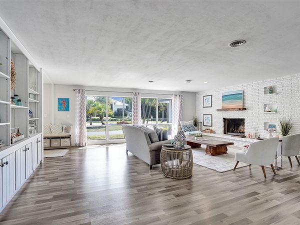 1325 Middle River Dr, Fort Lauderdale, FL 33304