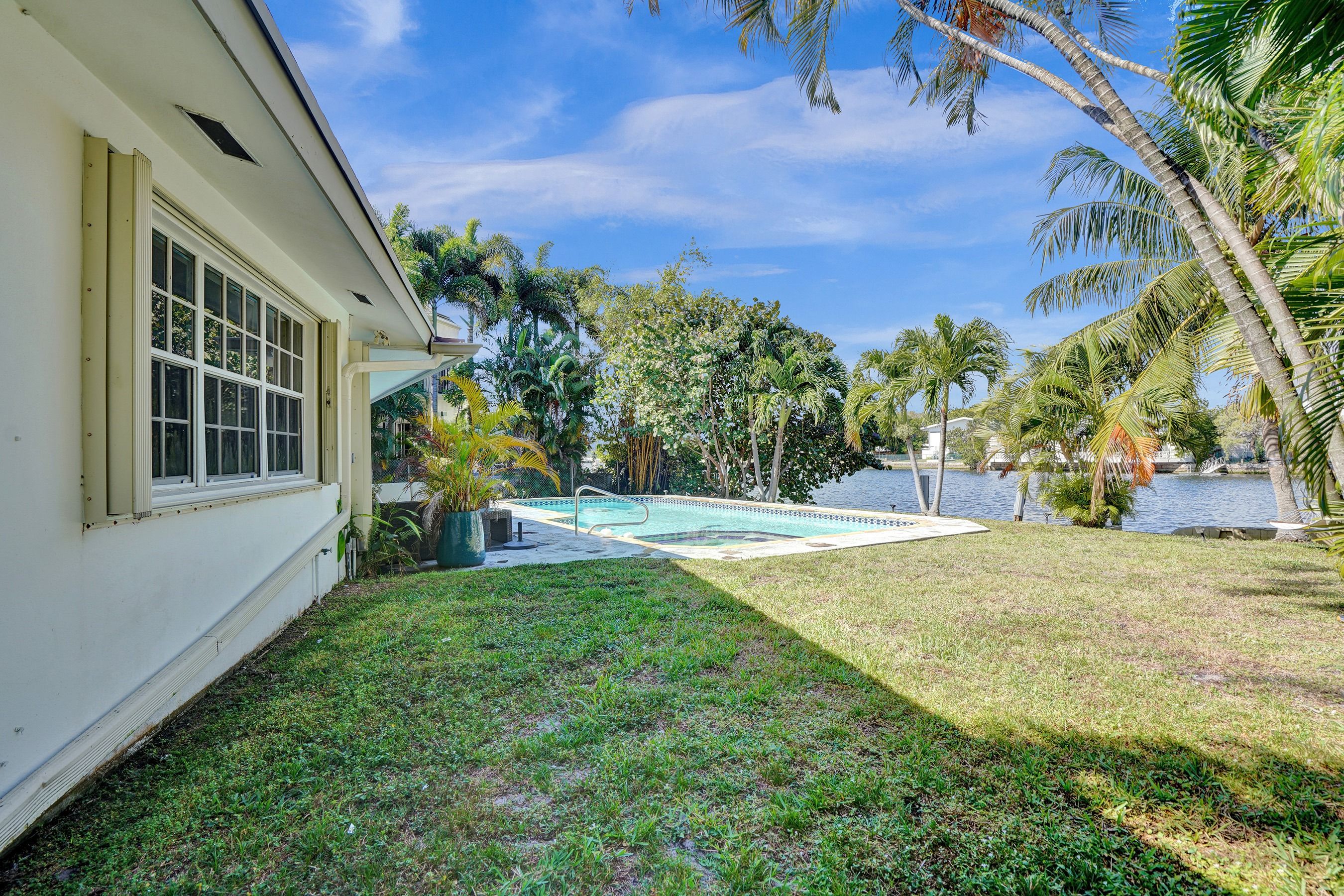 1325 Middle River Dr, Fort Lauderdale, FL 33304 Photo