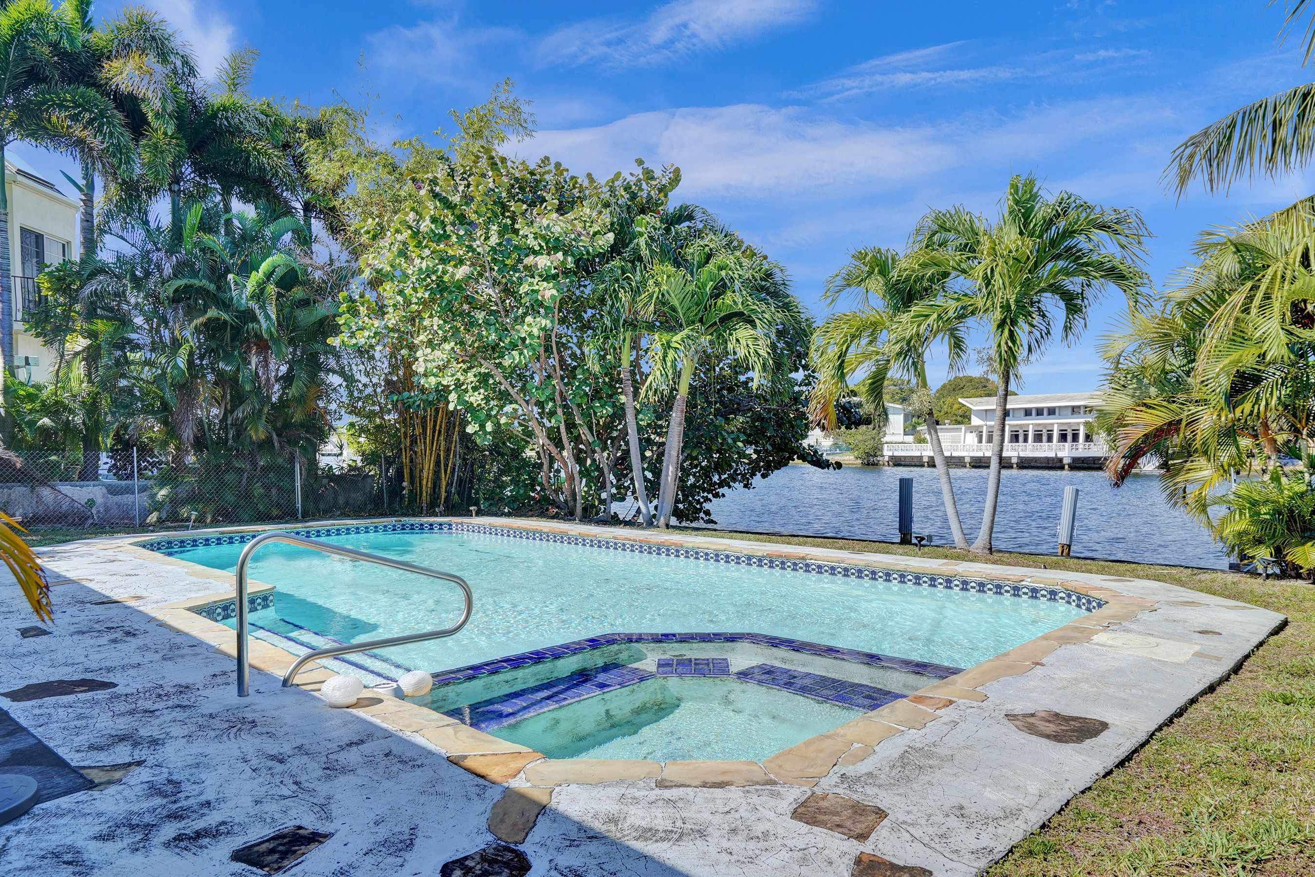 1325 Middle River Dr, Fort Lauderdale, FL 33304 Photo