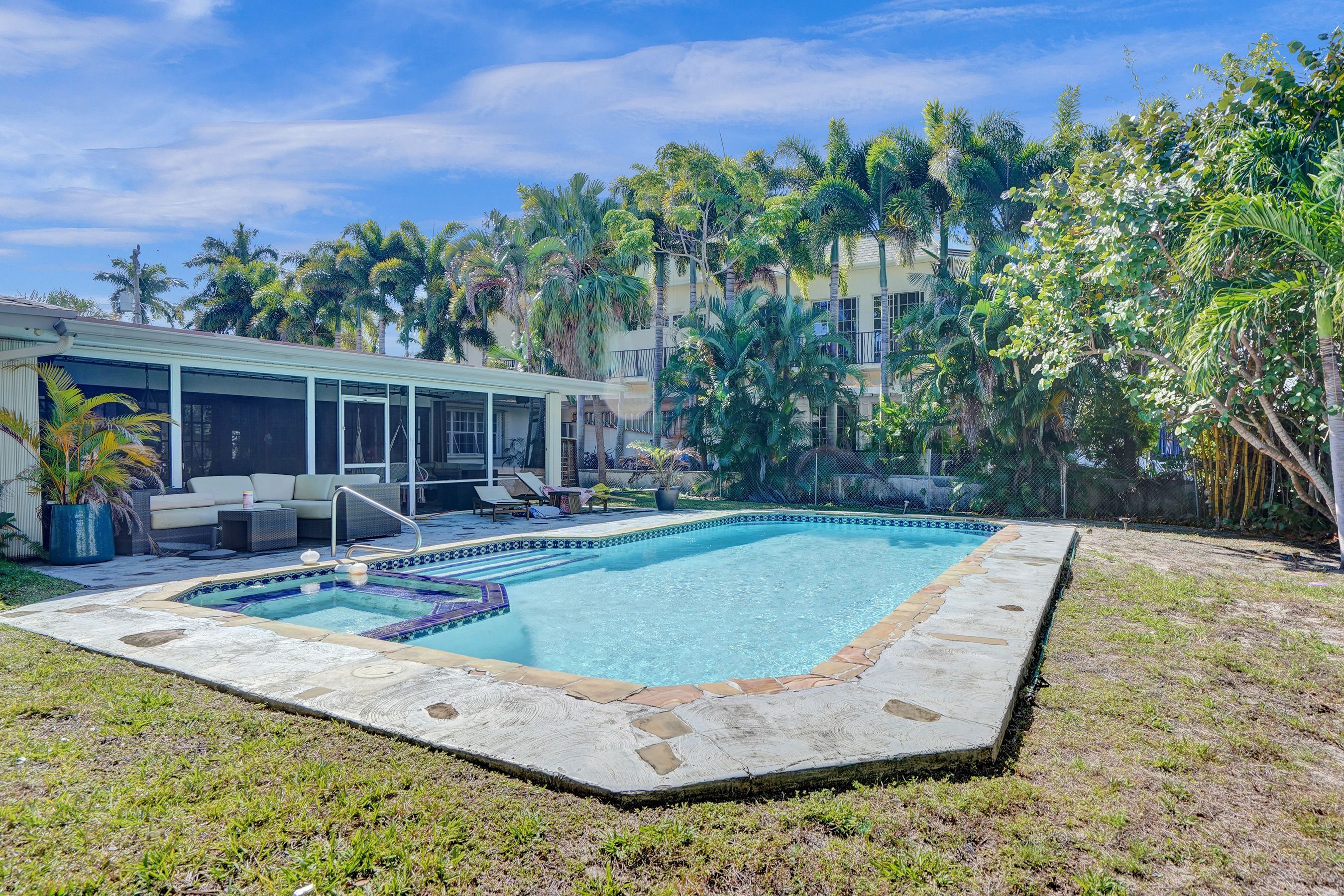 1325 Middle River Dr, Fort Lauderdale, FL 33304 Photo