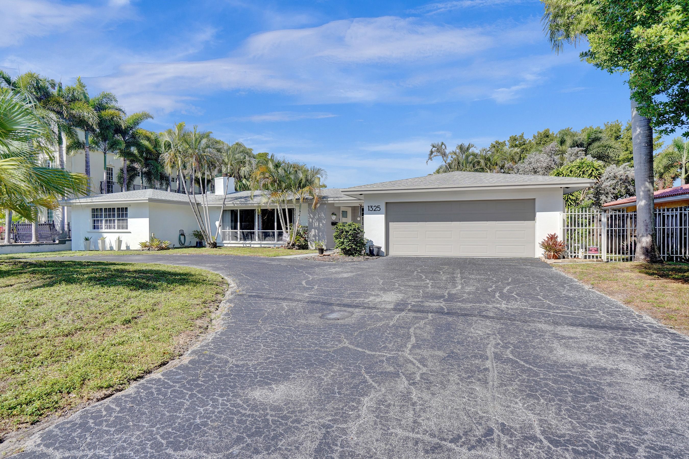 1325 Middle River Dr, Fort Lauderdale, FL 33304 Photo