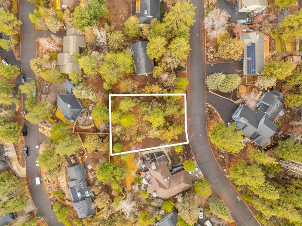 1979 NW Vicksburg Avenue, Bend, OR 97703