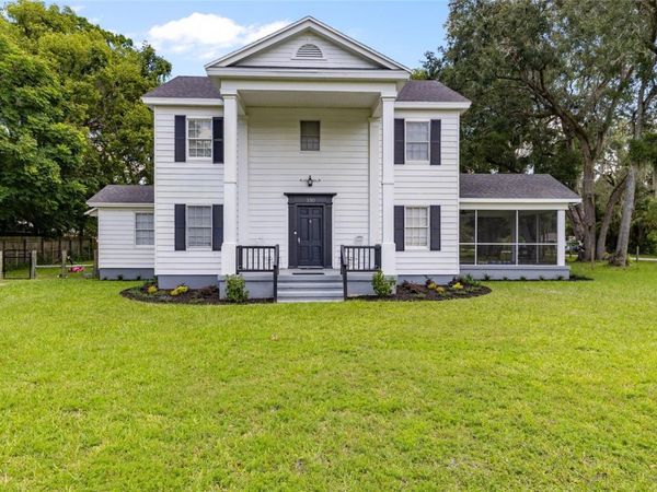 330 NE 1ST AVENUE, WILLISTON, FL 32696