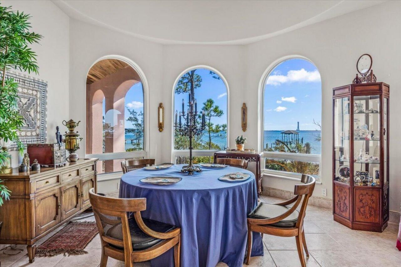 221 Wynnehaven Beach Road, Mary Esther, FL 32569 Main Photo