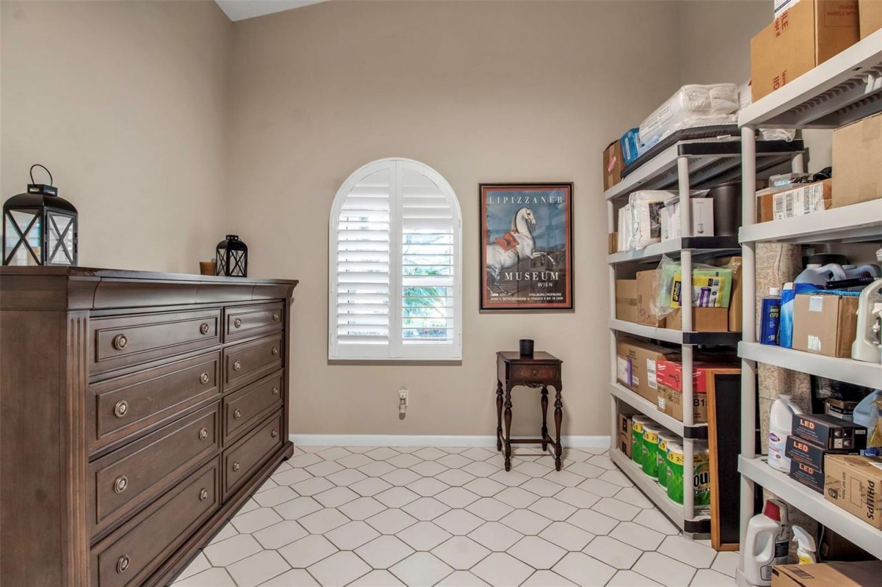 5232 White Sand Circle Ne, Saint Petersburg, FL 33703 Photo