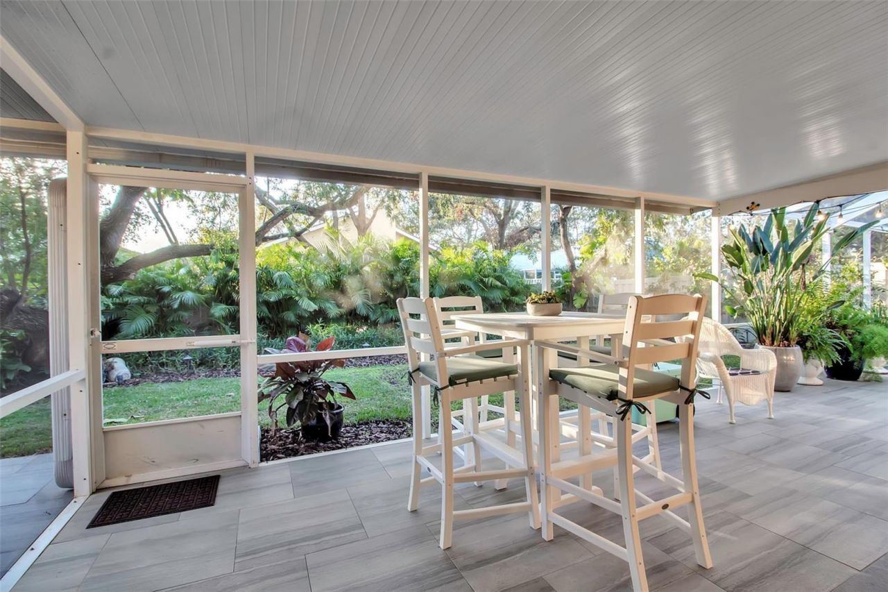 5232 White Sand Circle Ne, Saint Petersburg, FL 33703 Photo