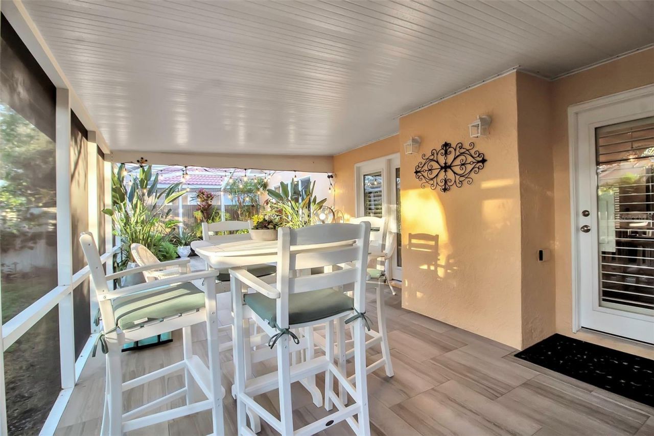 5232 White Sand Circle Ne, Saint Petersburg, FL 33703 Photo